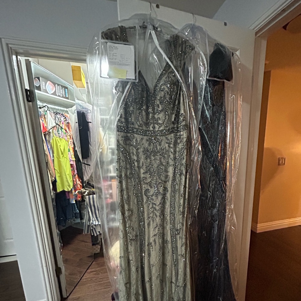 NWT Ivonne D for Mon Cheri 119D42 beaded lace trumpet gown - Picture 3 of 15